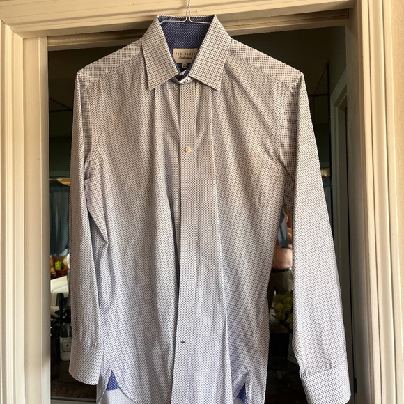 Ted Baker dress shirt size 16 with contrast inside collar and cuffs - Picture 3 of 5